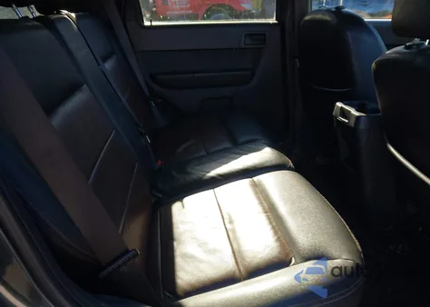 2008 Ford Escape Xlt z USA, uszkodzony, nr VIN 1FMCU931X8KC45104